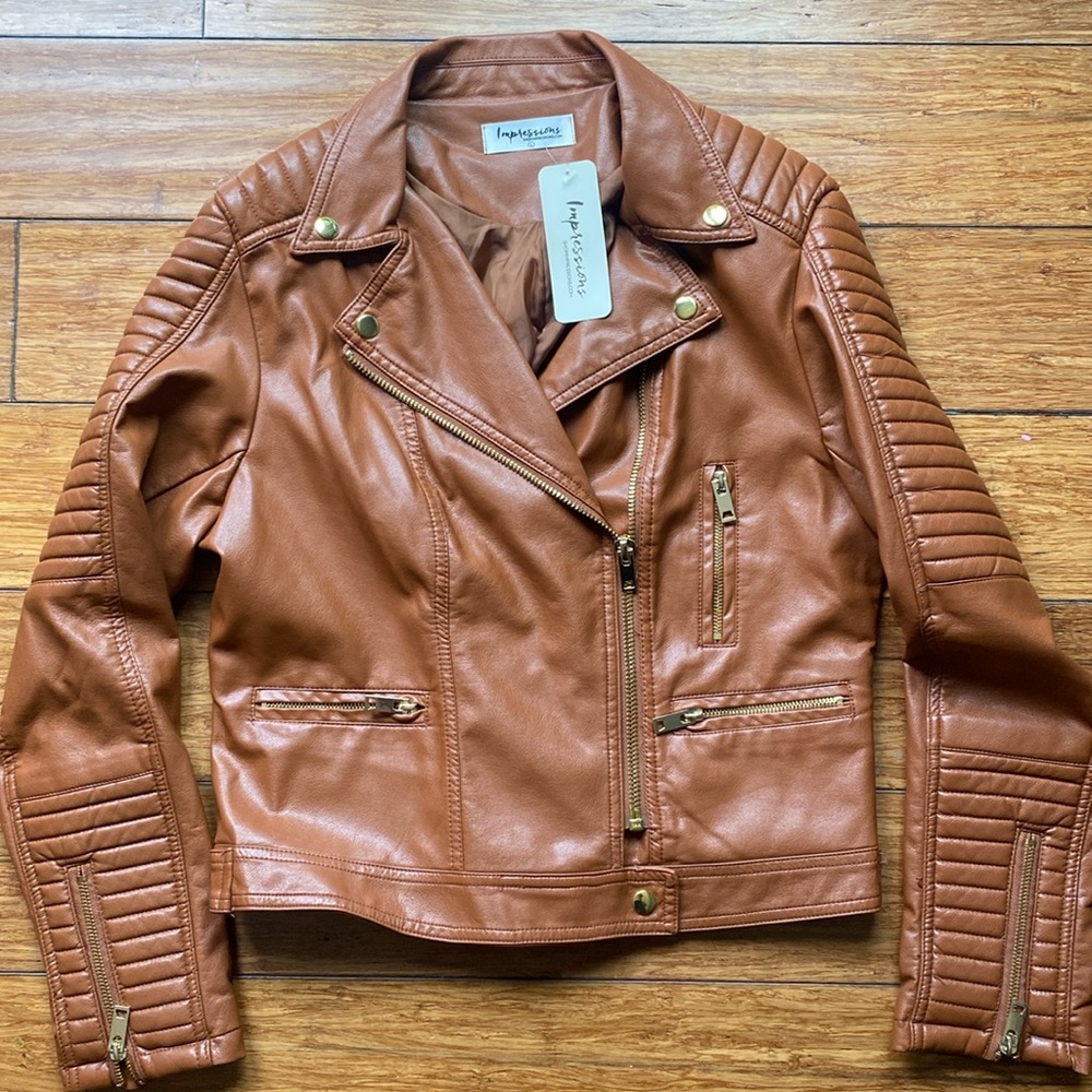 NWT BRAND NEW Faux Leather Motorcycle Jacket. Super SOFT. Fitted L. - Picture 2 of 3